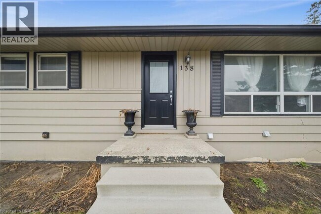 Photo - 138 Henry St