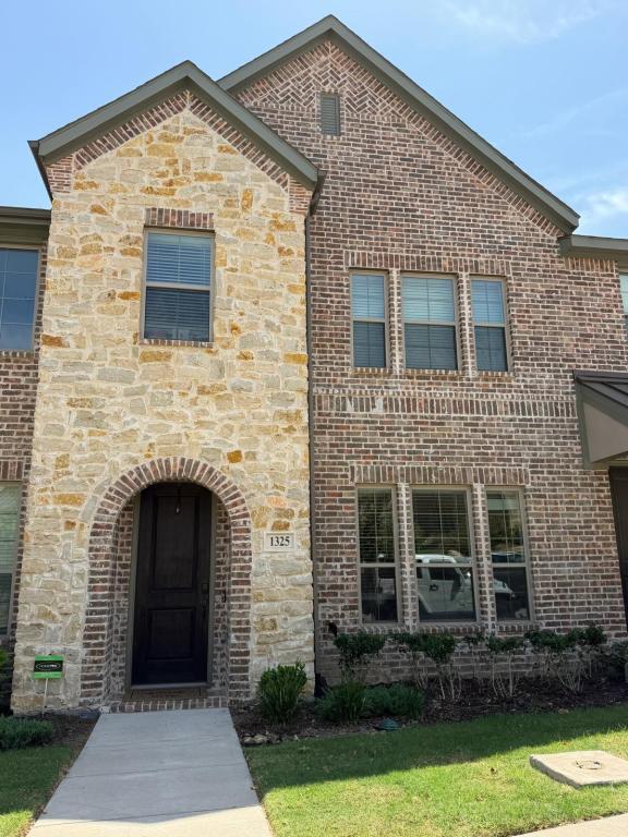 Building Photo - 1325 Ethan Dr
