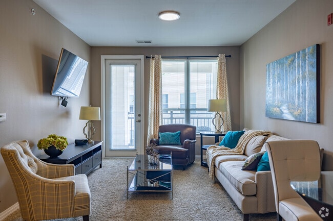 1BR, 1BA - Living Room - Avalon at the Pointe