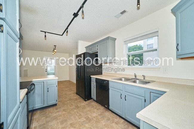 Photo - 127 Broadmoor Bend