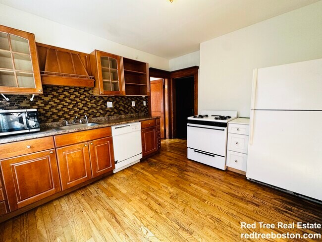 12 Peters St Unit 1