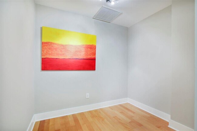 Photo - 603 Davis St Unit 712