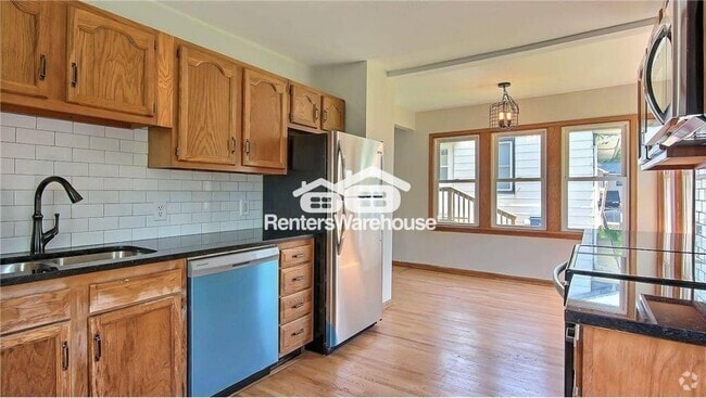 Building Photo - 861 N Algonquin Ave Rental