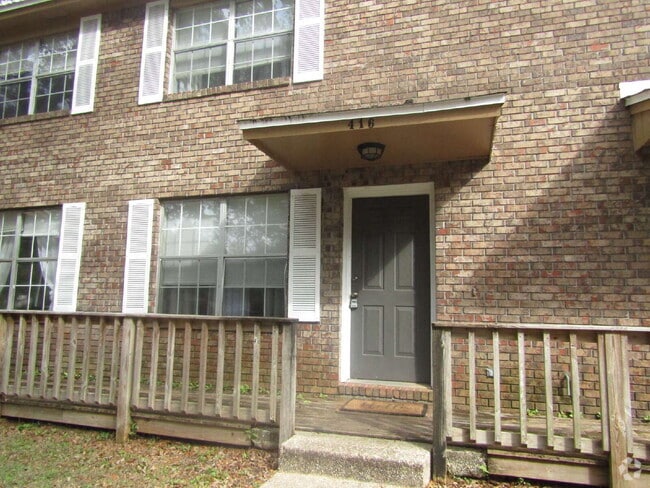 Building Photo - Updated 2BR/1.5BA End-Unit Townhome Near N...