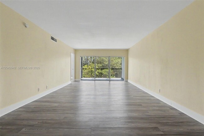 Photo - 3250 N Palm Aire Dr Unidad 406