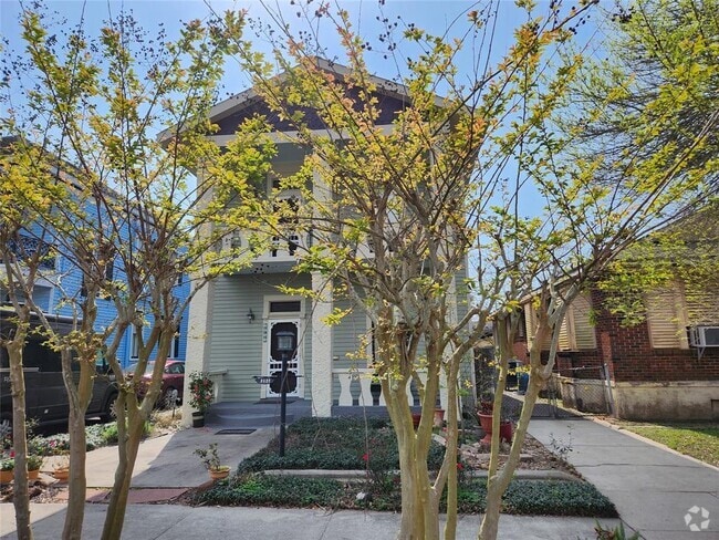 Building Photo - 3127 Avenue Q Rental