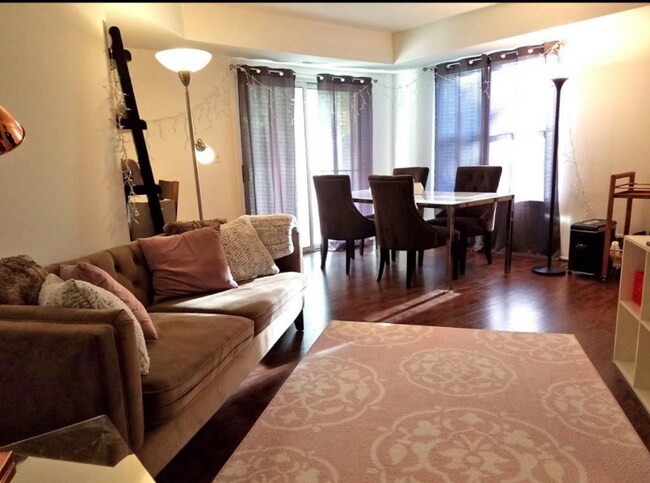 Photo - 2205 S Huron Pkwy Unidad 1