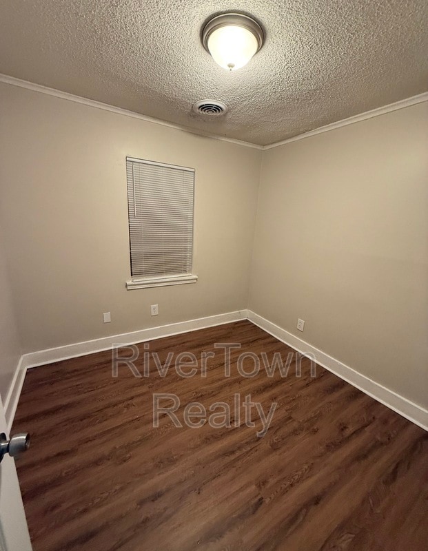 Photo - 192 Charter Ave