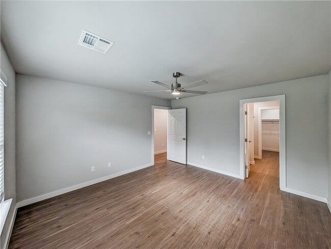 Building Photo - 6609 NW Altus St