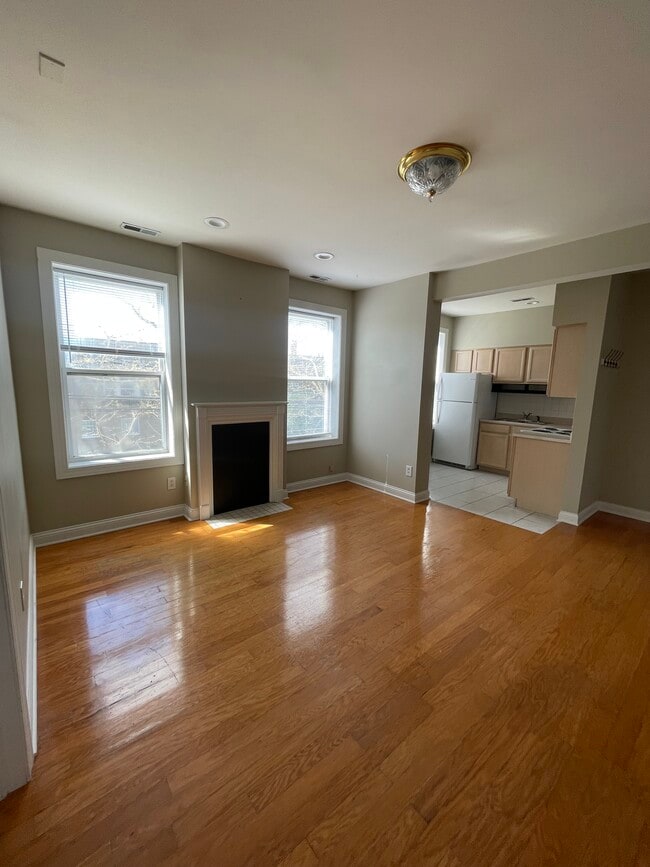 Photo - 556 S Drexel Ave Unit 1