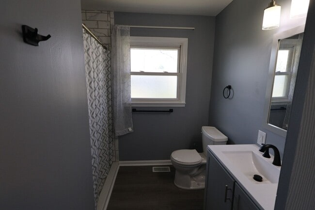 Photo - 308 Larkwood Dr