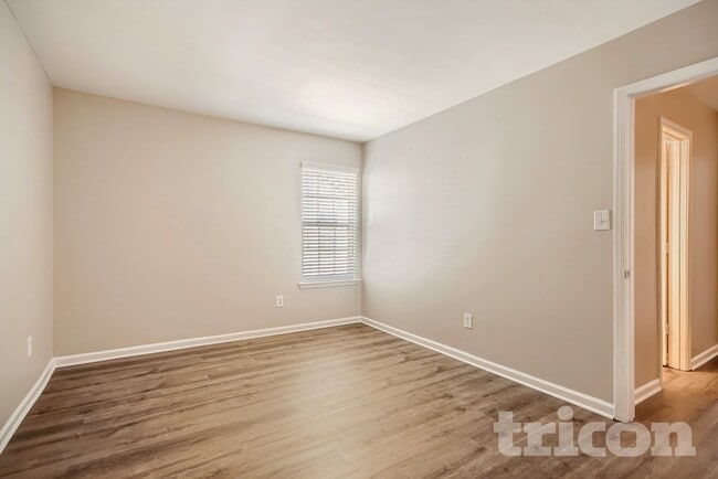 Photo - 5606 Fenway Dr