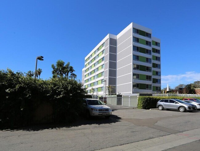 Photo - 14650 Sherman Way Apartment