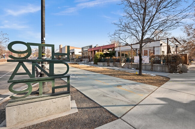 Vecindario - 847 S 800 E