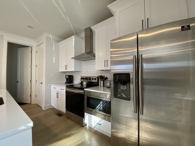 Photo - 105 Duke St