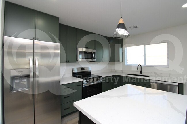 Photo - 2516 E Broadway Rd