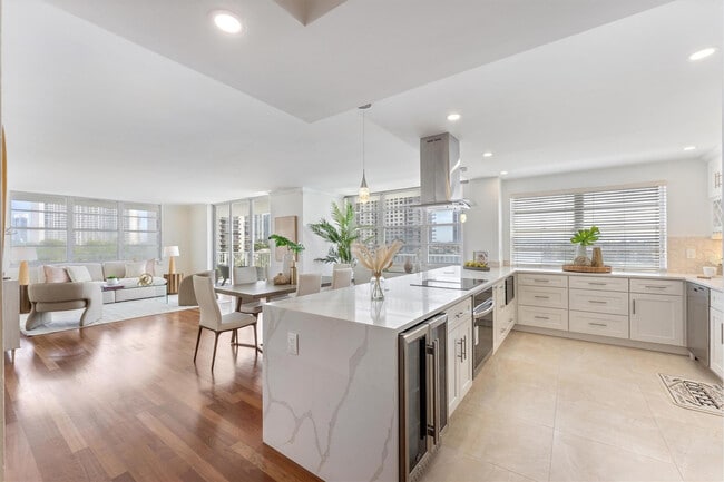 Photo - 2851 NE 183rd St