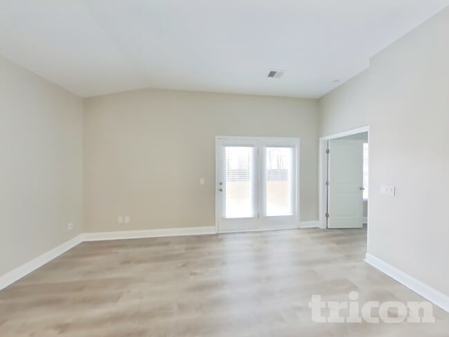 Photo - 240 Fox Squirrel Cir