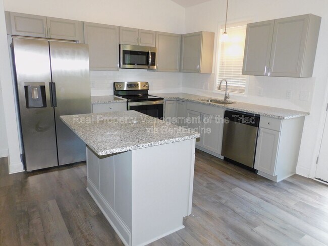 Photo - 3773 Hinshaw Country Rd