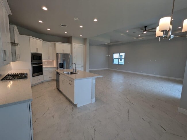 Photo - 9292 Crestview Cir