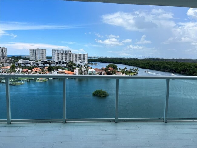 Building Photo - 400 Sunny Isles Blvd Unit 1105