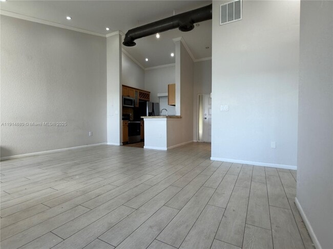 Photo - 2831 N Oakland Forest Dr Unit 304