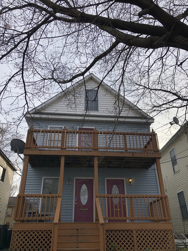 Building Photo - 106 Parade St Unit 106 Parade St #1