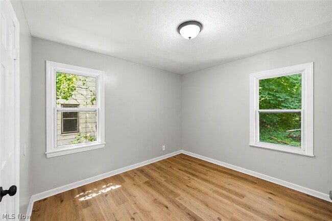Photo - 20803 Kenyon Dr