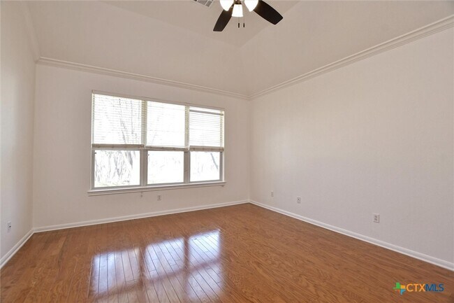 Building Photo - 2632 Henley Dr