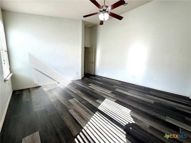 Photo - 500 Obsidian Ln