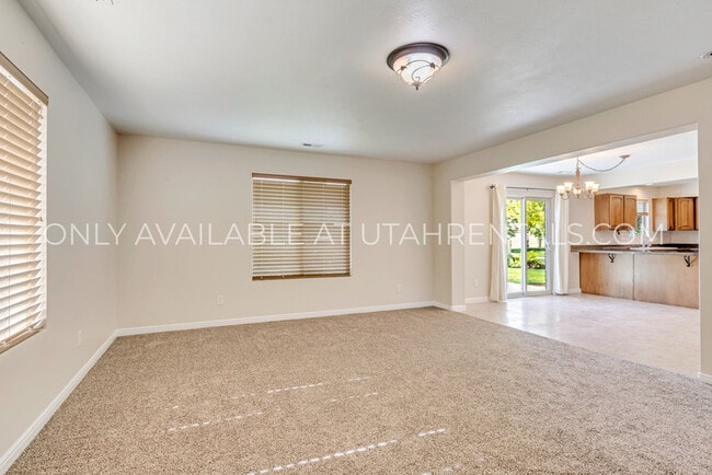 Photo - 1143 W 150 N