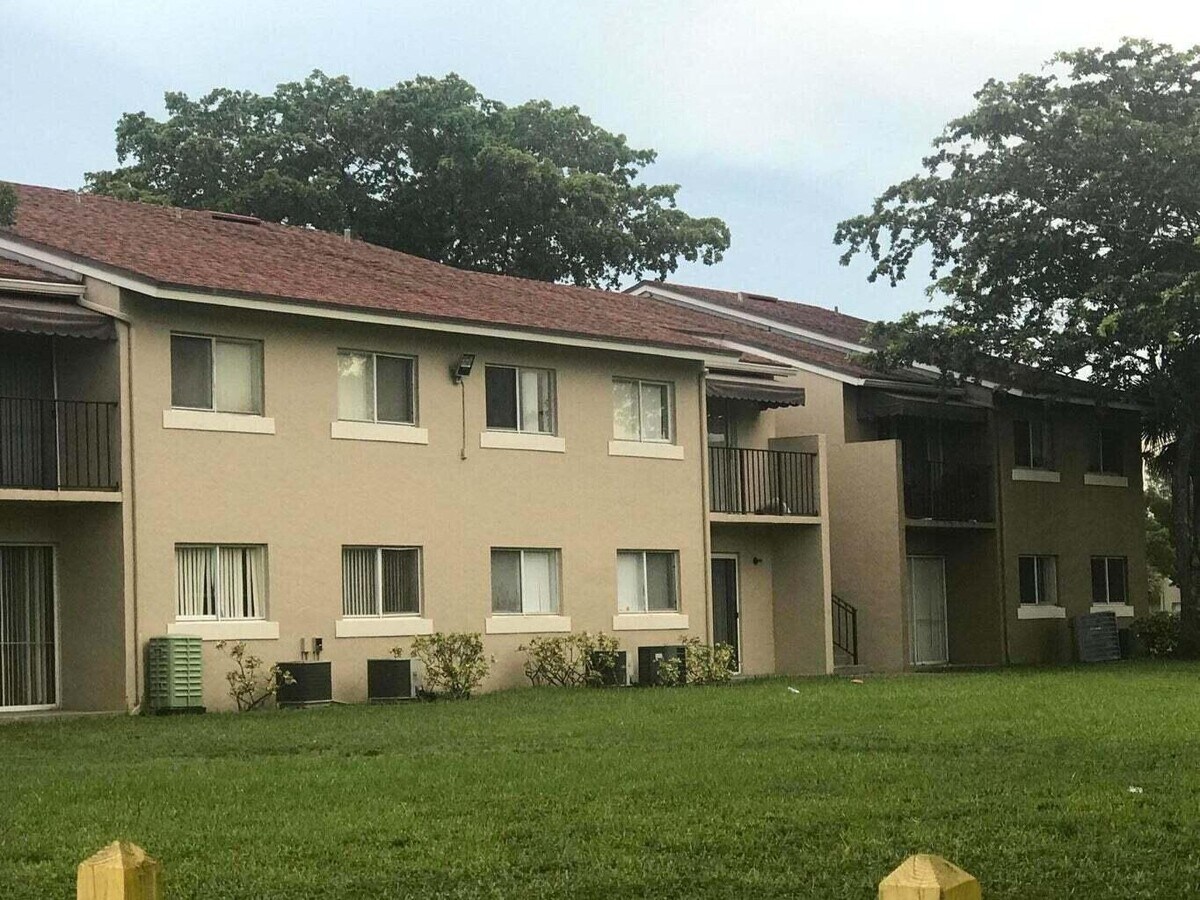 1139 Lake Terry Dr Condo Unit G Condo for Rent in West Palm Beach, FL