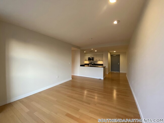 Photo - 601 Albany St Unit 606