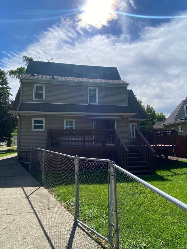 Photo - 724 Sixth St
