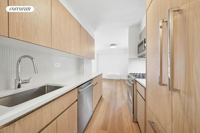 Building Photo - 501 E 87th St