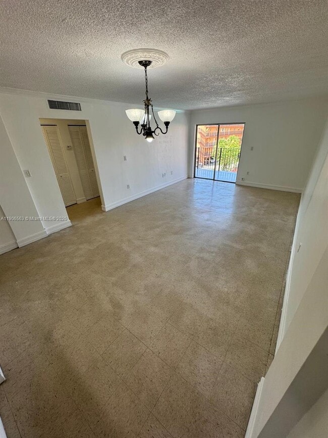 Building Photo - 1910 W 56th St Unit 3320