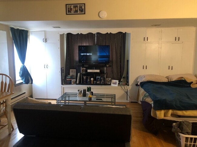Photo - 1645 N Franklin Pl Unit Upper Front