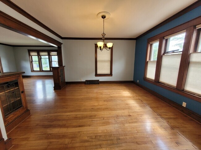 Photo - 1009 N Oneida St