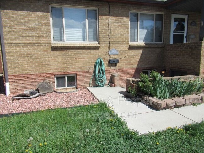 Photo - 2718 Ames St