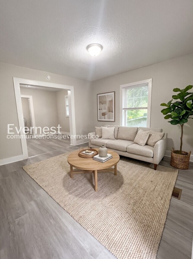 221 W Twenty-Third St