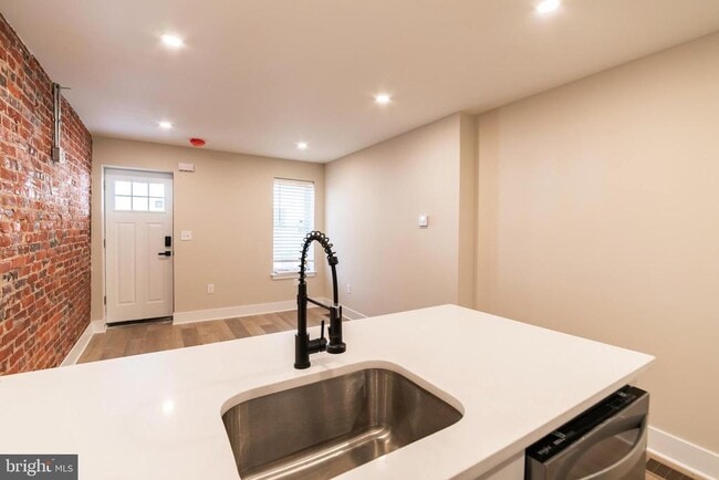 Photo - 1844 S 23rd St Unidad 1F