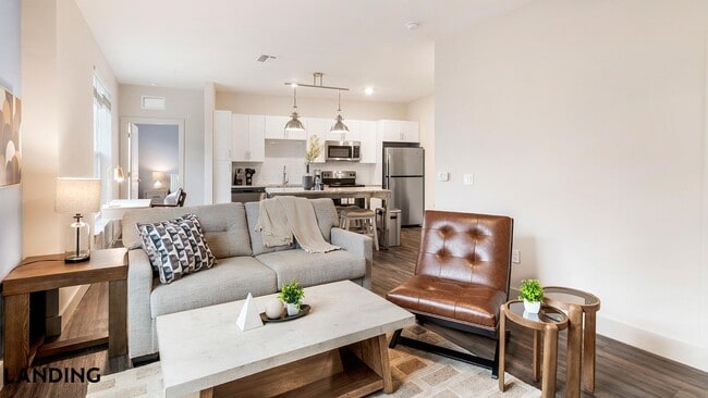 Building Photo - 5885 Lakehurst Dr