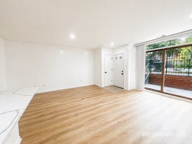 Photo - 2534 W Harrison St Unit 1