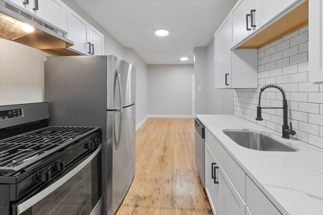 Photo - 7377 N Damen Ave Unit i1