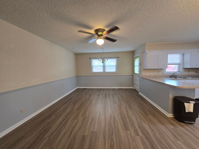 Photo - 2604 Geneva Ct