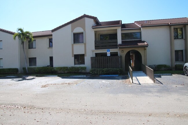 Building Photo - 8811 SW 123rd Ct Rental