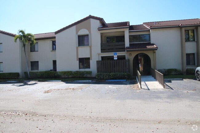 Building Photo - 8811 SW 123rd Ct Rental