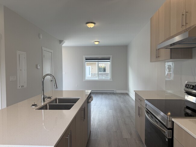 Photo - 4808 Lazelle Ave