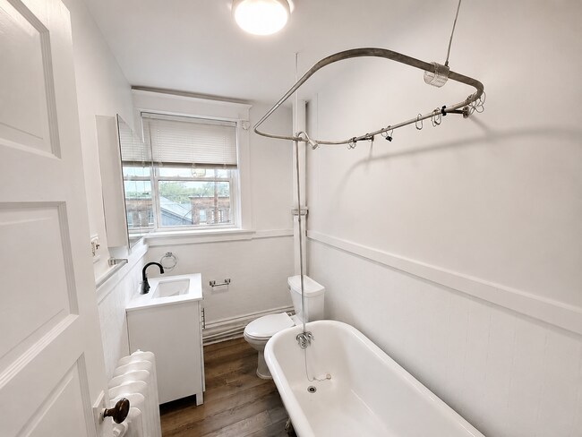 Photo - 707-709 Warren Street Unit 3