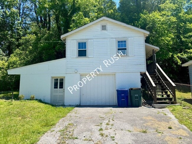 Building Photo - 1820 Tunnel Blvd Unit 2